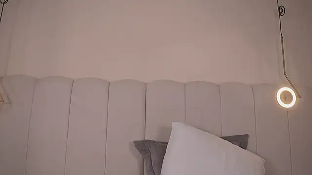 Abby-me online show from 10/19/25, 12:52