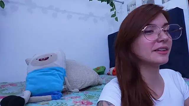 Snapshot of AliciaBasch chatting on 03/12/26, 02:17 AliciaBasch online show from 03/12/26, 02:17
