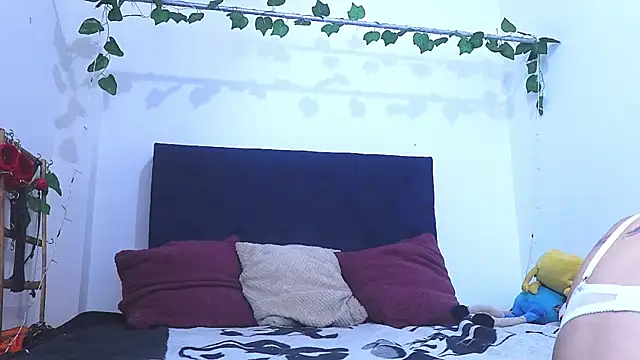 Snapshot of AliciaBasch chatting on 12/22/24, 11:09 AliciaBasch online show from 12/22/24, 11:09