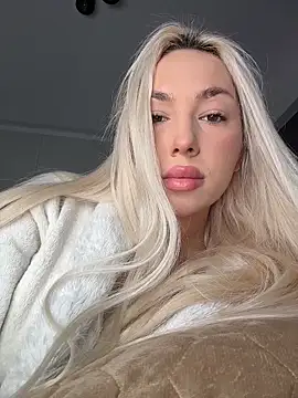 Snapshot of violettabunny03 chatting on 02/26/26, 04:01 violettabunny03 online show from 02/26/26, 04:01