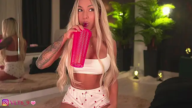 Snapshot of violettabunny03 chatting on 01/09/26, 11:55 violettabunny03 online show from 01/09/26, 11:55