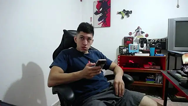 Snapshot of Iam_yourbabyprincess_XD chatting on 02/16/26, 04:33 Iam yourbabyprincess XD online show from 02/16/26, 04:33