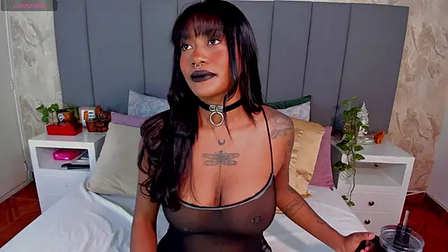 JulianaMiller online show from 10/17/25, 10:55