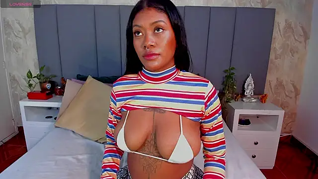 JulianaMiller online show from 11/06/25, 02:04