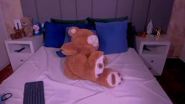 JulianaMiller online show from 03/04/25, 10:38