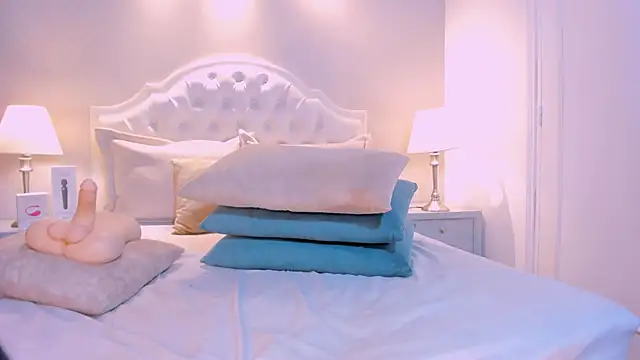 CloeConnelly online show from 03/22/25, 11:20