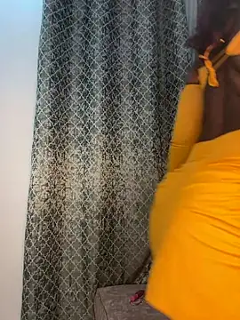 Snapshot of t-Booty_risky_ chatting on 10/08/25, 09:48 t-Booty risky  online show from 10/08/25, 09:48