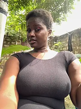 Snapshot of t-Booty_risky_ chatting on 09/20/25, 11:37 t-Booty risky  online show from 09/20/25, 11:37