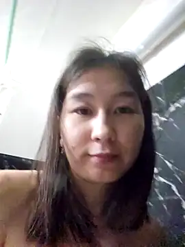 Snapshot of SaraXray chatting on 09/13/25, 03:01 SaraXray online show from 09/13/25, 03:01