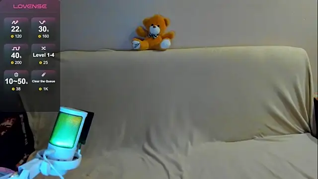 Snapshot of SaraXray chatting on 11/02/25, 01:10 SaraXray online show from 11/02/25, 01:10