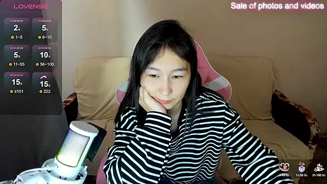 Snapshot of SaraXray chatting on 09/28/25, 04:19 SaraXray online show from 09/28/25, 04:19