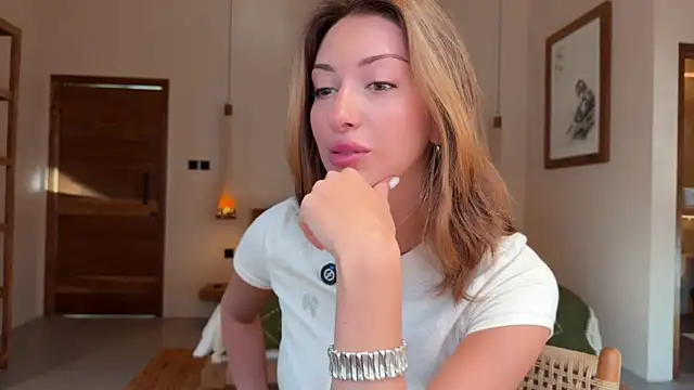 Snapshot of Monika_Taylor17 chatting on 07/18/26, 11:57 Monika Taylor17 online show from 07/18/26, 11:57