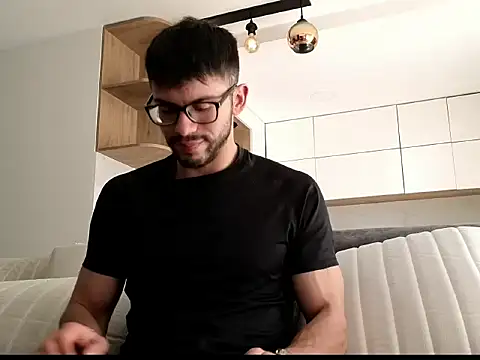 Phantom Bigger1 online show from 12/18/25, 02:32