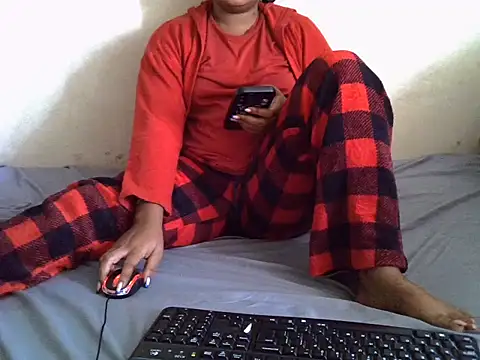 Snapshot of Crystal__Gee chatting on 07/18/26, 09:07 Crystal Gee online show from 07/18/26, 09:07