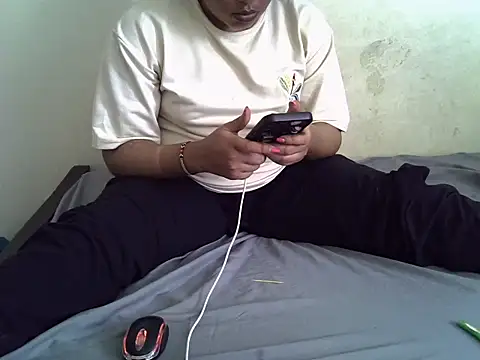 Snapshot of Crystal__Gee chatting on 10/08/25, 08:16 Crystal  Gee online show from 10/08/25, 08:16