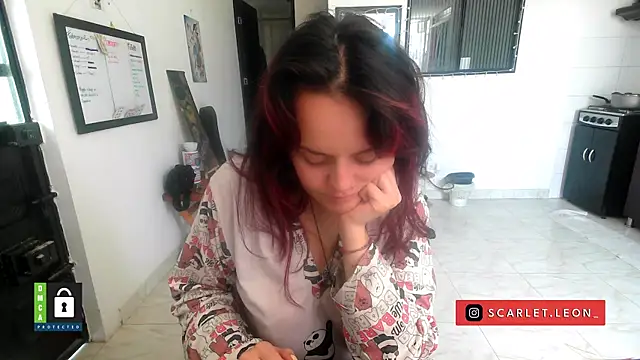 Snapshot of Scarletleon77 chatting on 02/05/26, 02:57 Scarletleon77 online show from 02/05/26, 02:57