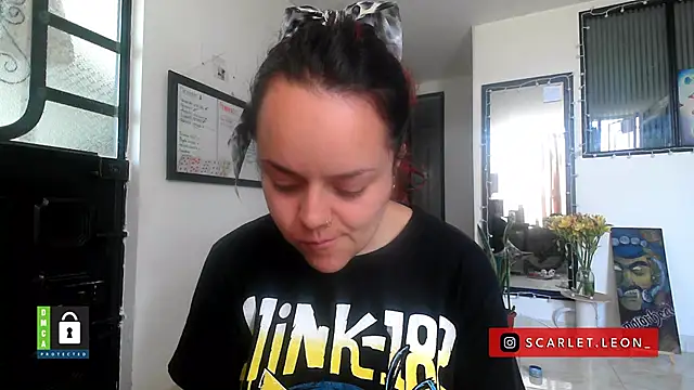 Scarletleon77 online show from 12/19/25, 03:36