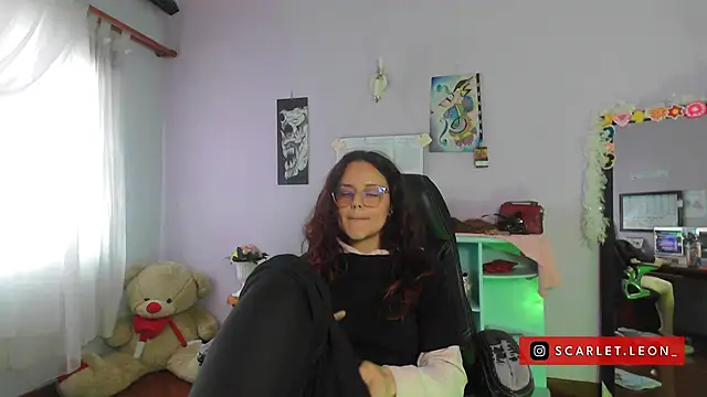 Scarletleon77 online show from 03/11/25, 06:41