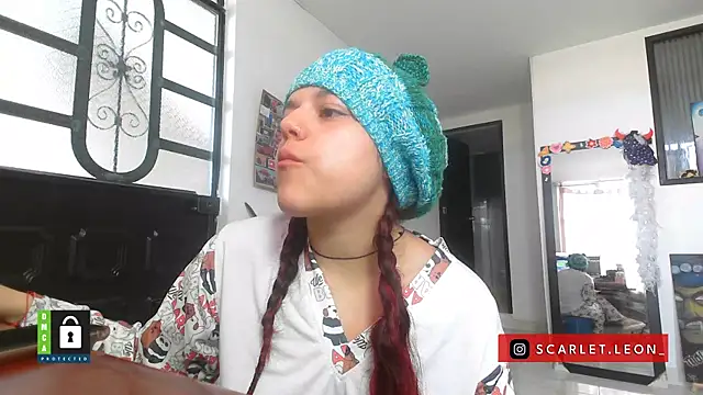 Scarletleon77 online show from 10/22/25, 12:04