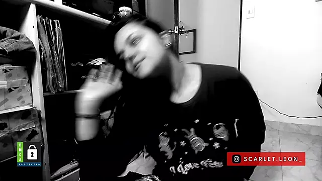 Scarletleon77 online show from 11/14/25, 02:21