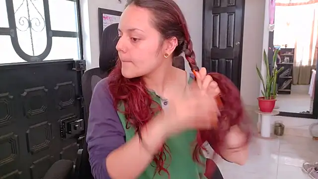 Scarletleon77 online show from 06/01/26, 03:11