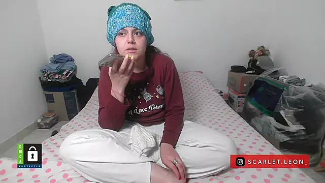 Scarletleon77 online show from 10/20/25, 06:08