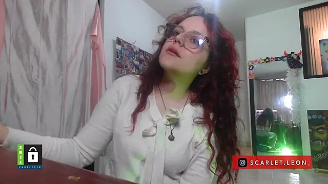 Scarletleon77 online show from 10/13/25, 09:59