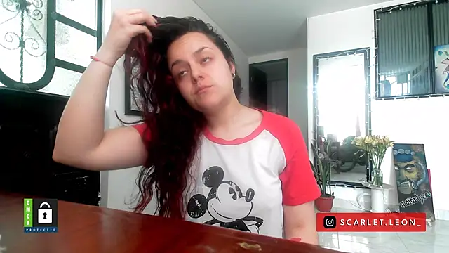 Scarletleon77 online show from 12/18/25, 04:11