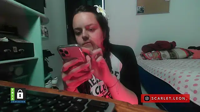 Scarletleon77 online show from 11/26/25, 08:20