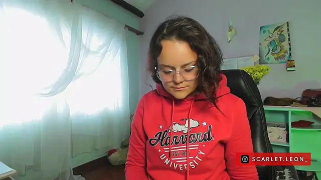 Scarletleon77 online show from 02/19/25, 07:37
