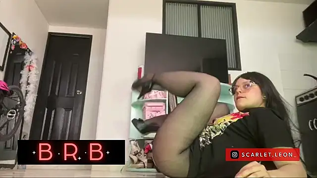 Scarletleon77 online show from 06/25/26, 03:50