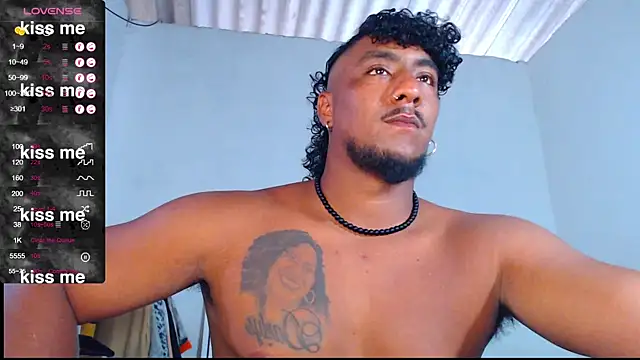 yosoy enzo2020 online show from 03/10/25, 09:29