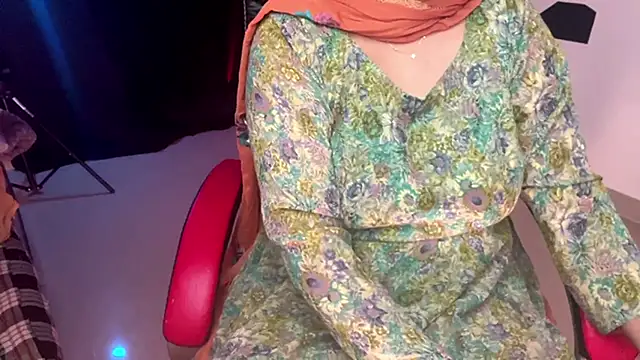 Snapshot of tigress_kashish chatting on 02/28/25, 07:03 tigress kashish online show from 02/28/25, 07:03