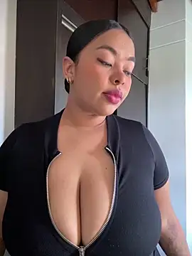 PUSHYLATE online show from 11/01/25, 04:56