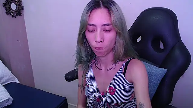 Erika Stevens online show from 11/23/25, 04:06