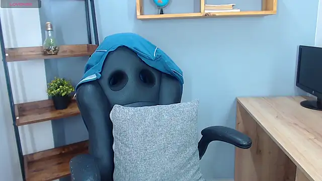 Erika Stevens online show from 11/09/25, 12:47