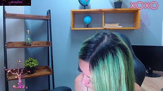 Erika Stevens online show from 10/30/25, 02:36