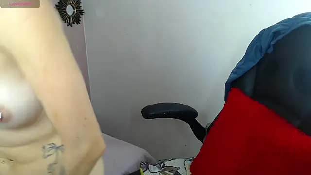 Erika Stevens online show from 11/21/25, 01:04