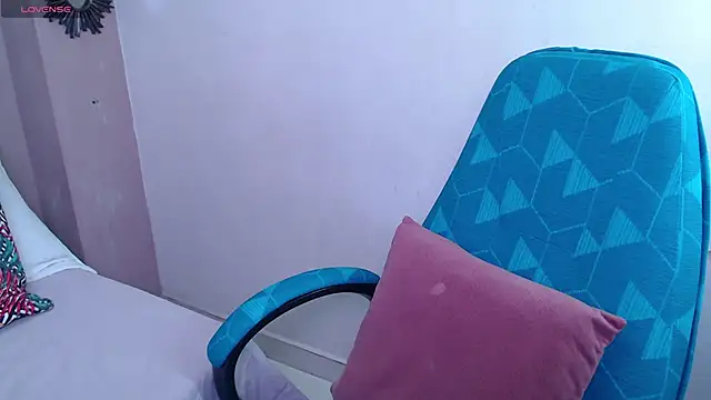 Erika Stevens online show from 11/12/25, 03:16