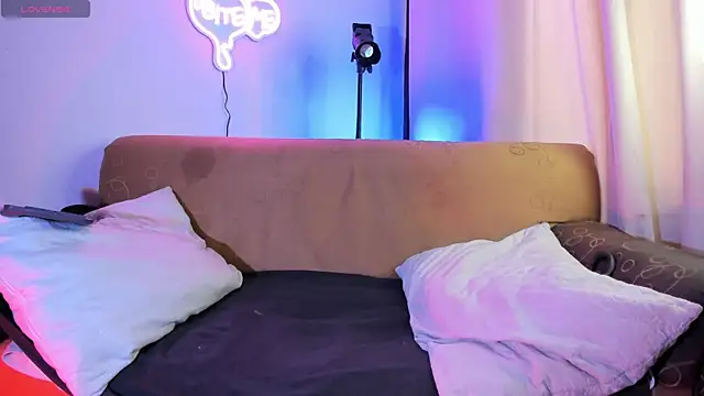 axel giracr online show from 12/18/25, 07:40