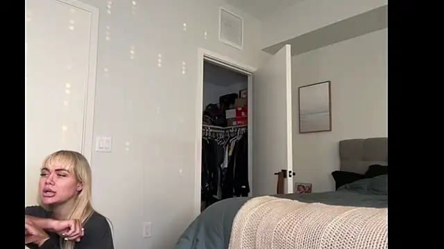 ElenaErickson online show from 04/12/26, 01:42