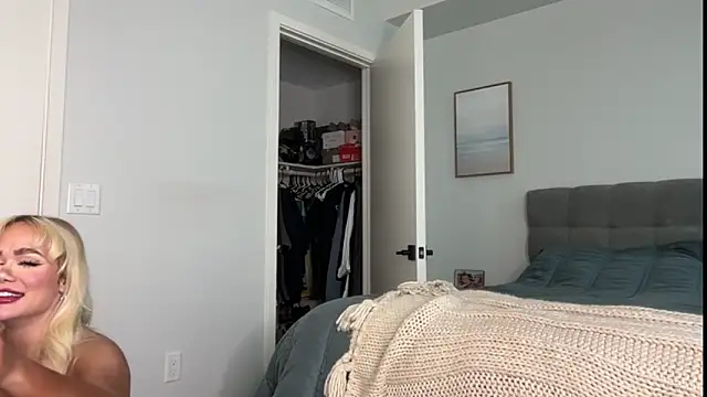 ElenaErickson online show from 11/10/25, 07:41