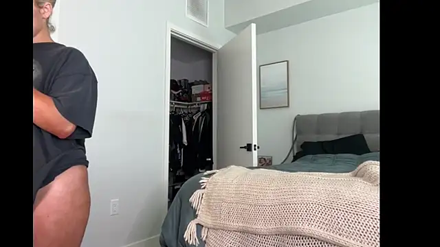 ElenaErickson online show from 12/17/25, 08:58