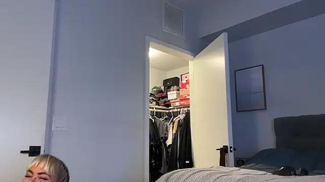 ElenaErickson online show from 04/13/26, 02:37