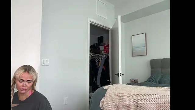 ElenaErickson online show from 02/04/26, 10:05