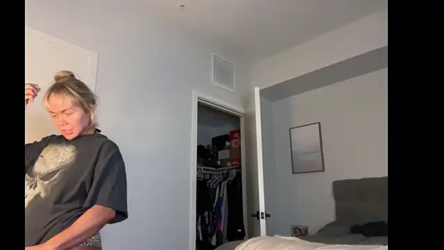 ElenaErickson online show from 05/10/26, 03:21