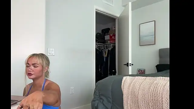 ElenaErickson online show from 04/08/26, 08:54