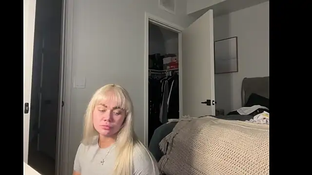 ElenaErickson online show from 12/05/25, 04:11