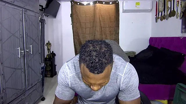 MedellinBlackx online show from 10/23/25, 05:33