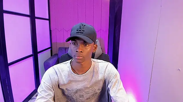 Snapshot of JacksonMuller_ chatting on 12/16/25, 01:48 JacksonMuller online show from 12/16/25, 01:48